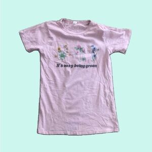 🌷 Easy Being Green retro style t-shirt 🌷